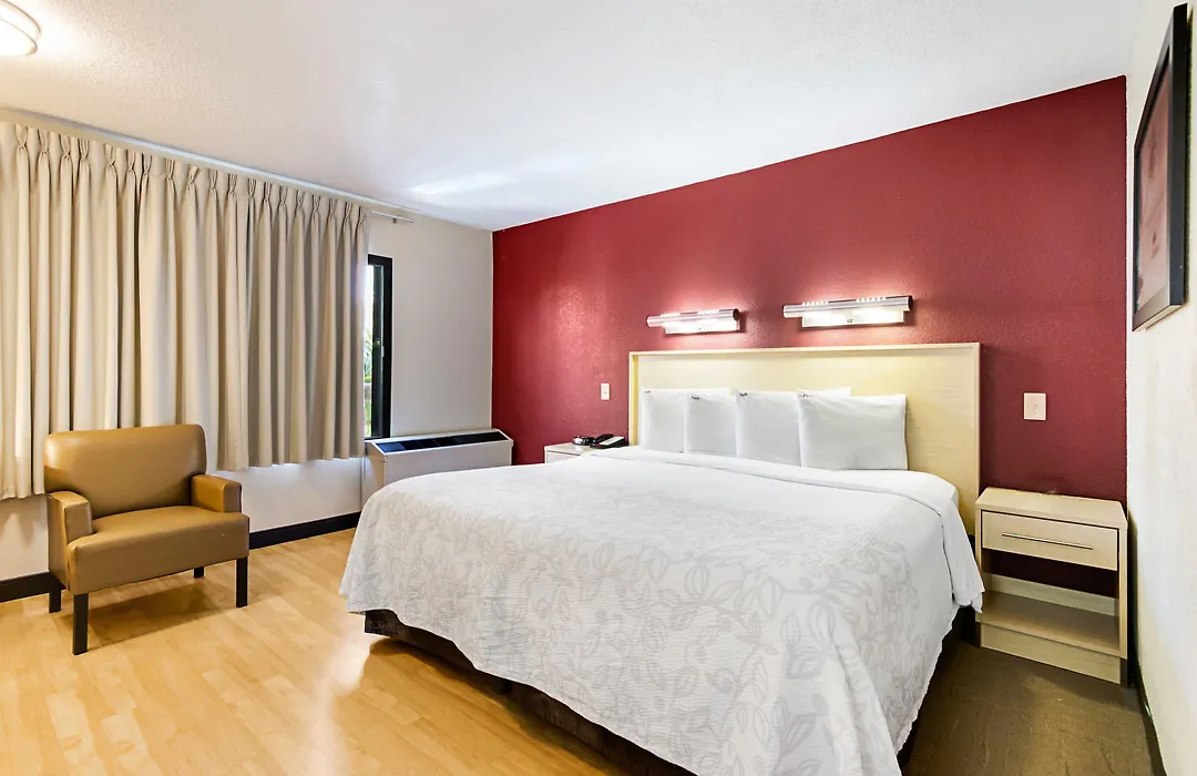 Red Roof Inn Plus+ West Palm Beach-1