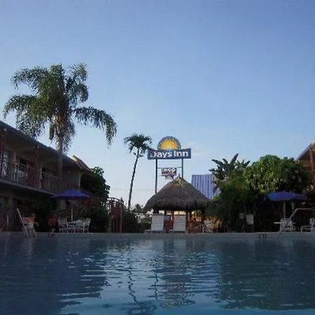 Days Inn By Wyndham West Palm Beach-3
